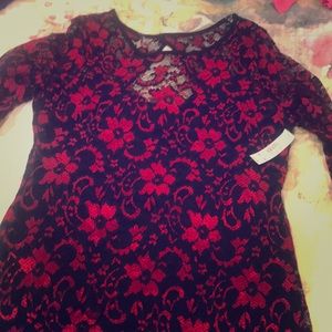 Juniors 3/4 sleeve lace top